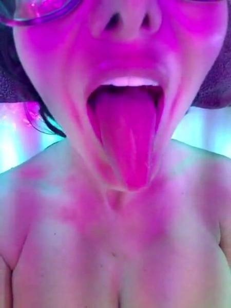 Ava Addams orgasm during tanning onlyfans porn videos on leakfanatic.com