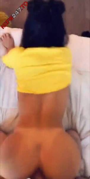 Mia Screams hard fucked on bed snapchat premium xxx porn videos on leakfanatic.com