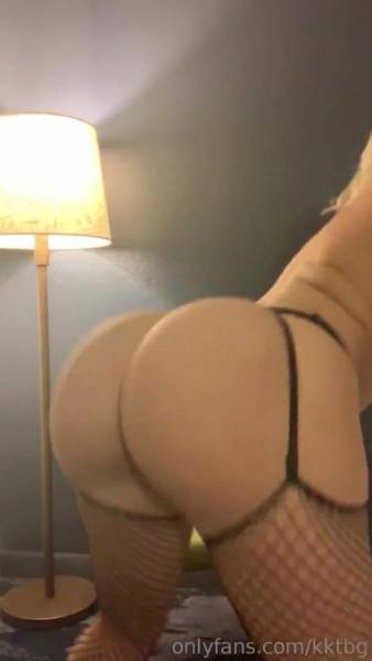 KRISTEN KINDLE Garter Stockings & Lots of booty claps onlyfans porn videos on leakfanatic.com