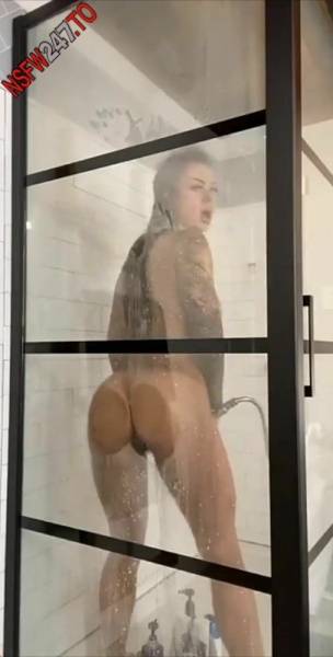 Dakota James Spy on me in the shower! snapchat premium 2020/11/13 porn videos on leakfanatic.com