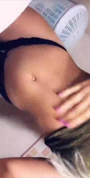 Paola Skye morning bathroom booty twerking snapchat premium xxx porn videos on leakfanatic.com