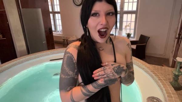 Joannewinters Nipple Slip Hot Tub Twitch Stream Video on leakfanatic.com
