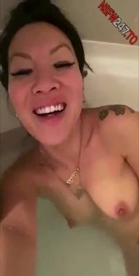 Asa Akira bathtub show snapchat premium porn videos on leakfanatic.com