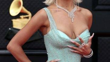 Doja Cat Shows Off Her Tits at the 64th Annual Grammy Awards on leakfanatic.com