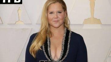 Amy Schumer Displays Nice Cleavage at the 94th Annual Academy Awards on leakfanatic.com