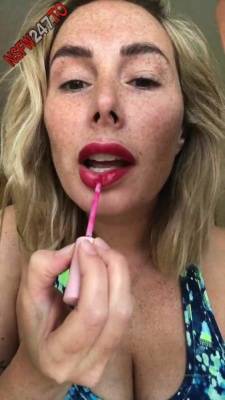 Paige Turnah red lip bj special porn videos on leakfanatic.com