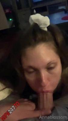 Anna Blossom nighttime quick blowjob porn videos on leakfanatic.com