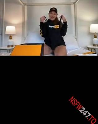 Dani Daniels enjoying new gift snapchat premium 2020/12/29 porn videos on leakfanatic.com