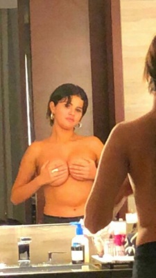 Selena Gomez Topless Dressing Room Video Leaked - Usa on leakfanatic.com