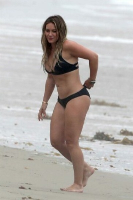Hilary Duff Beach Bikini Set Leaked - Usa on leakfanatic.com