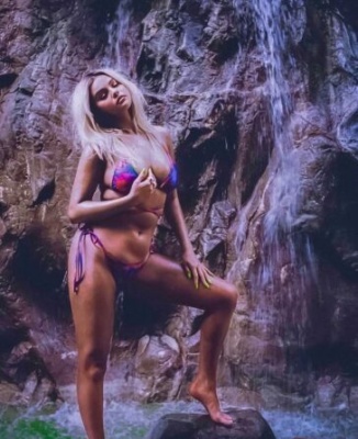 Selena Gomez Rare Bikini Modeling Set Leaked - Usa on leakfanatic.com