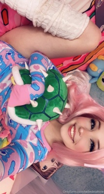 Belle Delphine  Photos on leakfanatic.com