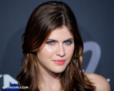 Alexandra Daddario Nudes - Nipple & Pussy Slips on leakfanatic.com