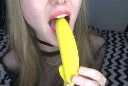 Peas And Pies Banana Sucking Sensual ASMR Video on leakfanatic.com