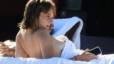 Maya Hawke Strips Off as She Sunbathes at the Beach in Venice (55 Nude & Sexy Photos) on leakfanatic.com