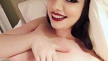 Sarah Hunter Nude and Sexy Pics & Porn Video & Sex Scenes 13 on leakfanatic.com