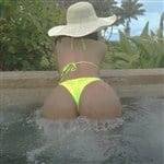 Nicki Minaj Tweets Thong Booty Pics on leakfanatic.com