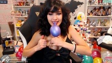 Cincinbear Nipple Slip (1 pic 1 gif) on leakfanatic.com