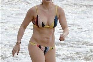 Hilary Duff Shows Off Her Disgusting "Mom Bod" In A Bikini on leakfanatic.com