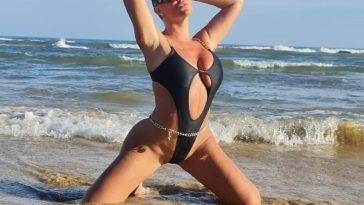 Aisleyne Horgan-Wallace Shows Off Her Curvy Body on the Beach in Portugal - Portugal on leakfanatic.com