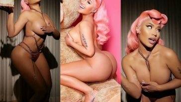 Nicki Minaj Shows Off Her Naked Body on leakfanatic.com