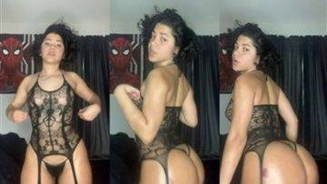 Strawbootyy Nude  Black Lingerie Twerking  on leakfanatic.com