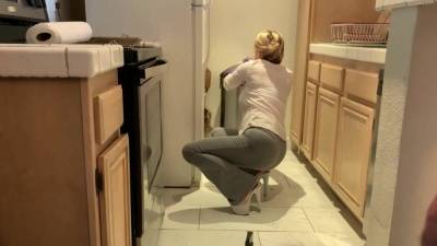 Stepmom is horny and stuck in the oven (2)1 4 on leakfanatic.com