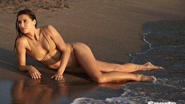 Alex Morgan Nude & Topless ULTIMATE Collection on leakfanatic.com