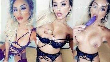 Gwen Singer Masturbing Snapchat Porn Video  on leakfanatic.com