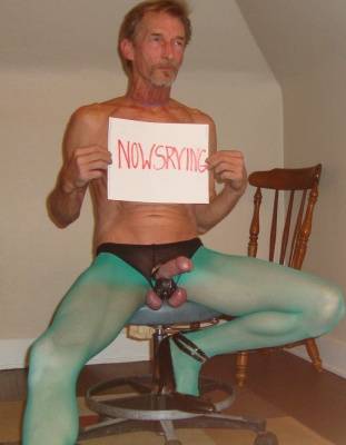 BOB MILGATE EXPOSED WEARING SHEER GREEN PANTYHOSE AND HIGH HEELS on leakfanatic.com