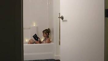 Jasperswift alien spys on girl taking bath xxx porn video on leakfanatic.com