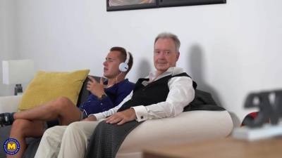 Hermione Ganger - Teeny Hermione getting fucked by her father in law / on leakfanatic.com