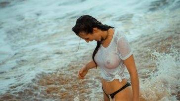 Piper Blush Wet Shirt (44 pics 1 vid) on leakfanatic.com