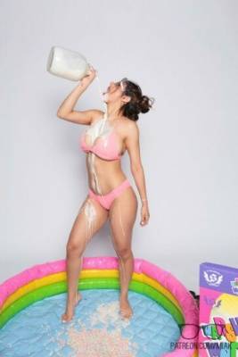 Mia Khalifa Bikini Cereal Pool Patreon Set  - Usa on leakfanatic.com