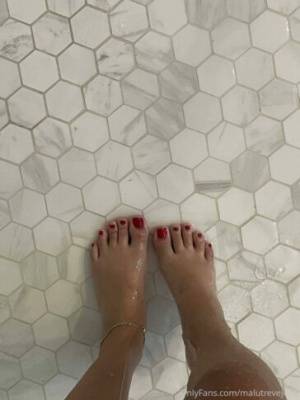 Malu Trevejo Feet  Set  - Usa on leakfanatic.com
