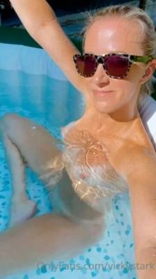 Vicky Stark Nude Hot Tub PPV  Video  on leakfanatic.com