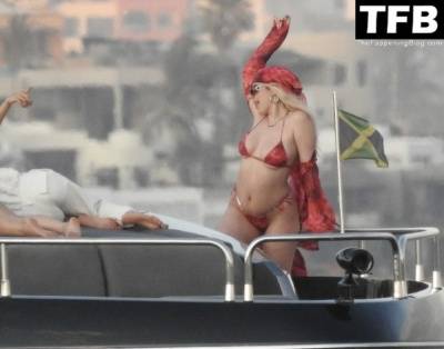 Tana Mongeau Celebrates Her Birthday on a Yacht in Mexico - Mexico on leakfanatic.com