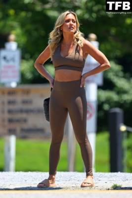 Kristin Cavallari Shows Off Her Abs While Wearing a Brown Athleisure Outfit in East Hampton on leakfanatic.com