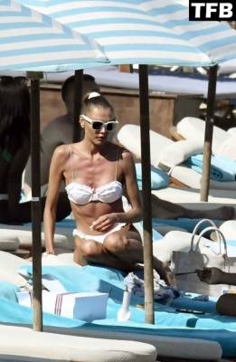 Alina Baikova Shows Off Her Sexy Figure on Holiday in Greece - Greece on leakfanatic.com