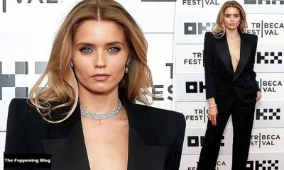 Abbey Lee Kershaw Flashes Her Nude Tits at the 2022 Tribeca Film Festival on leakfanatic.com