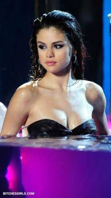 Selena Gomez Celeb Nudes - selenagomez  Boobs Photos on leakfanatic.com