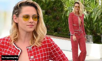 Kristen Stewart is Seen at the Photocall of 18Crimes of the Future 19 During the 75th Annual Cannes Film Festival on leakfanatic.com