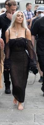 Kim Kardashian is Pictured in a Black Outfit in Portofino on leakfanatic.com