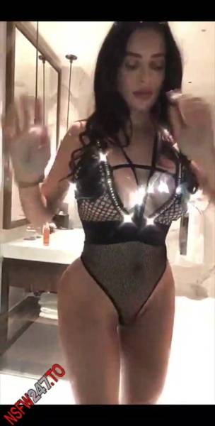 Sophia Dee photoshoot snapchat premium xxx porn videos on leakfanatic.com