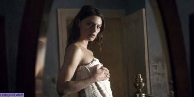 Sexy Phoebe Tonkin Naked Scene from ‘Bloom’ on leakfanatic.com