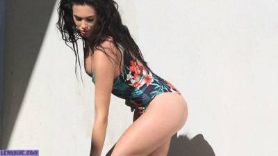 Tania Marie and her sexy bikini body on leakfanatic.com