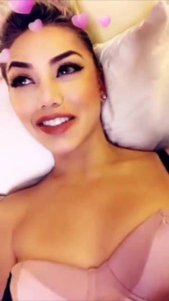 Gwen Singer vib orgasm snapchat premium xxx porn videos on leakfanatic.com