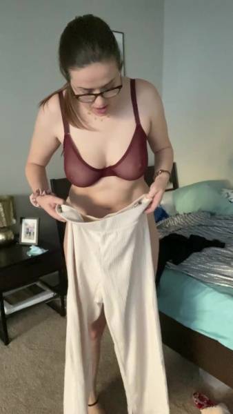 Curvy baby curvy_baby lol i really struggle with these pants onlyfans xxx porn on leakfanatic.com