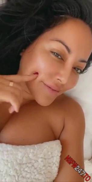 Kiara Mia morning snaps on bed snapchat premium porn videos on leakfanatic.com