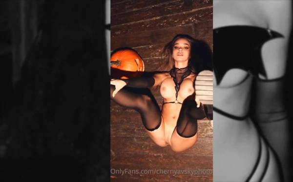 Seltin Sweety Nude Halloween Teasing Video  on leakfanatic.com